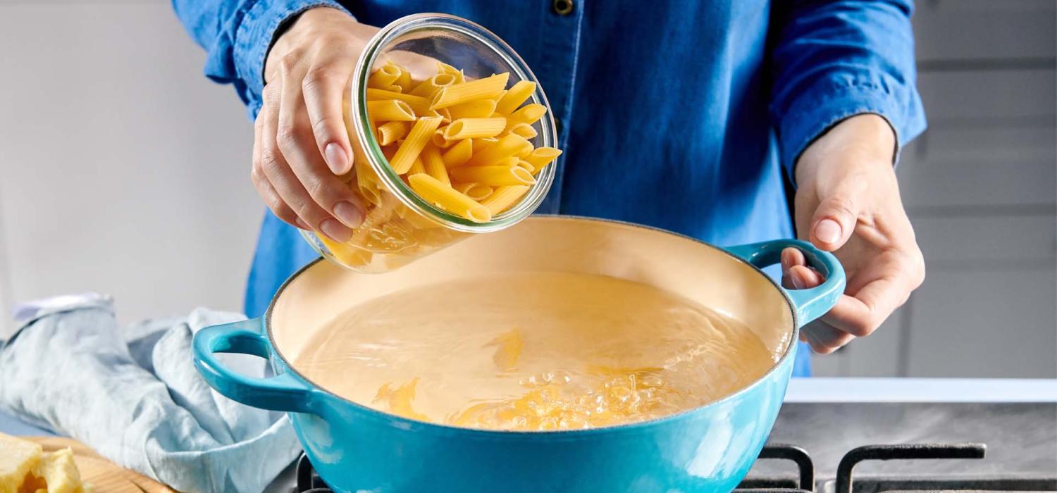 Schnelle Nudel-Pilz-Pfanne mit Huhn | maggi.de