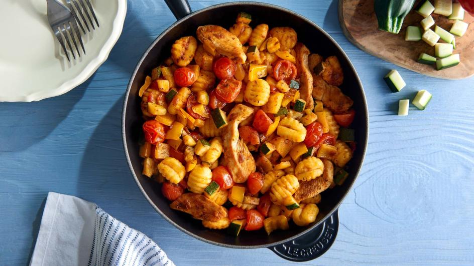 Schnelle Gnocchi-Pfanne mit Huhn und Gemüse