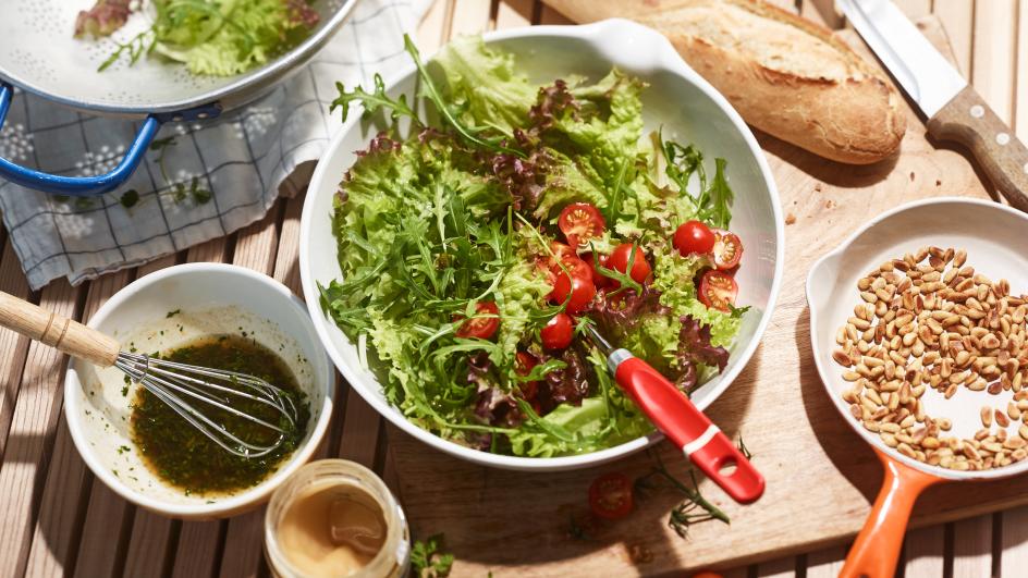 Sommerlicher Salat mit Würze-Dressing