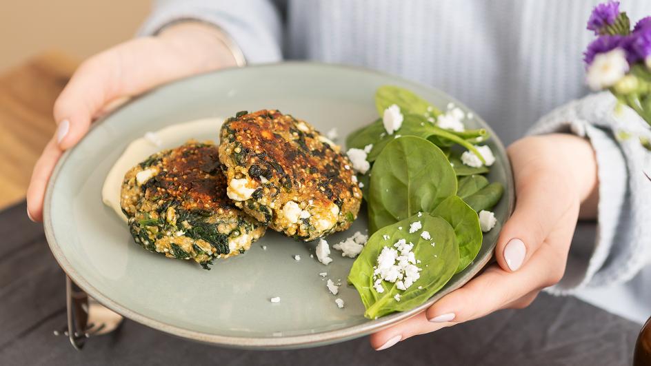 Quinoa Spinat Laibchen mit Feta