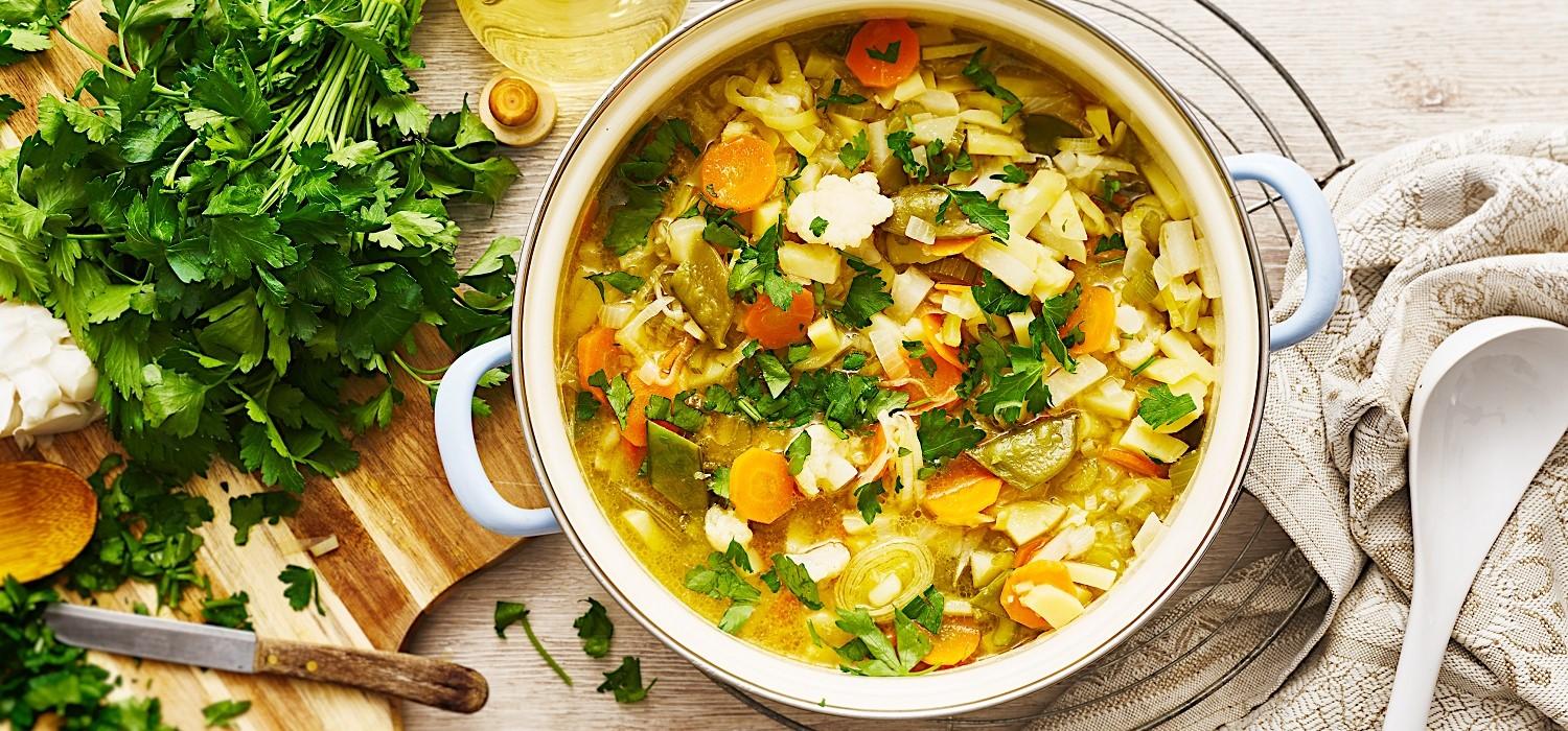 Bunte Sommersuppe