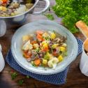 Bunte Rindfleisch-Suppe