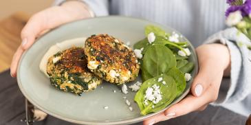 Quinoa Spinat Laibchen mit Feta